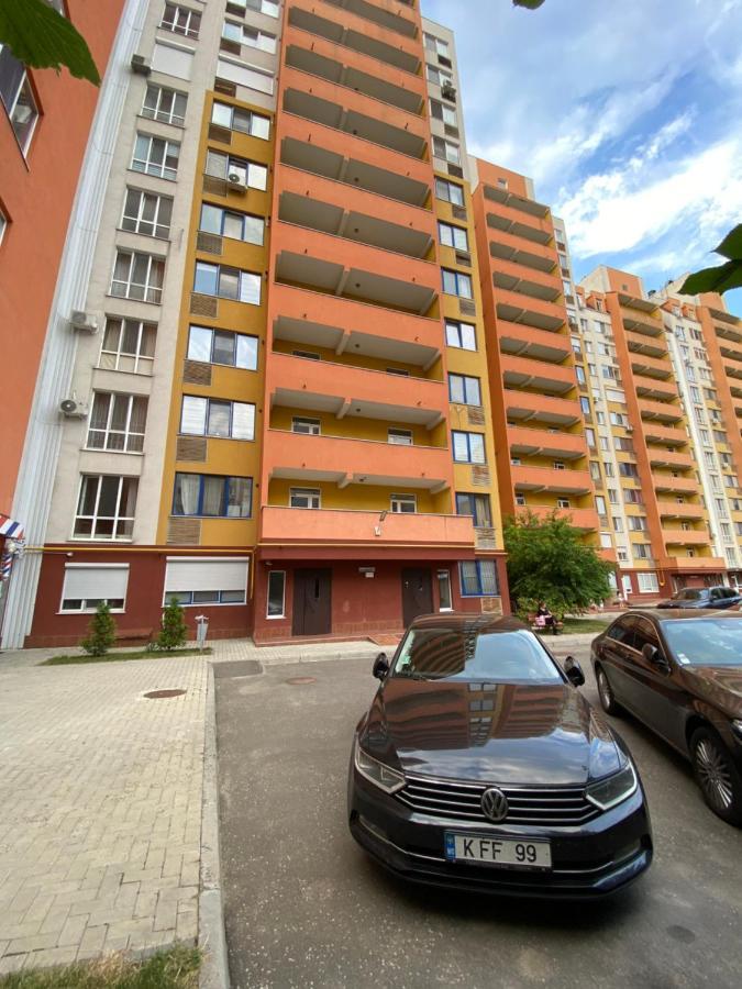 Cozy Two Bedroom Large Apartment Chisinau Exterior foto