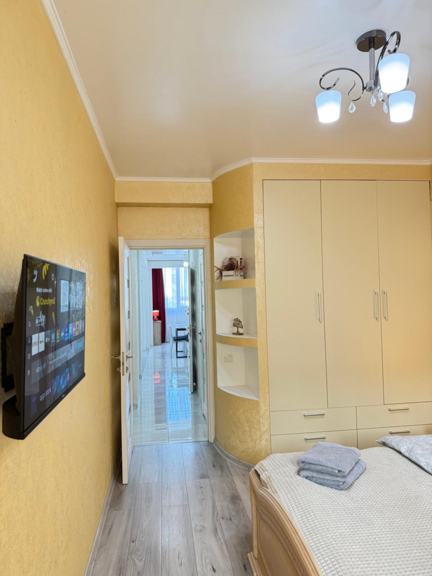 Cozy Two Bedroom Large Apartment Chisinau Exterior foto