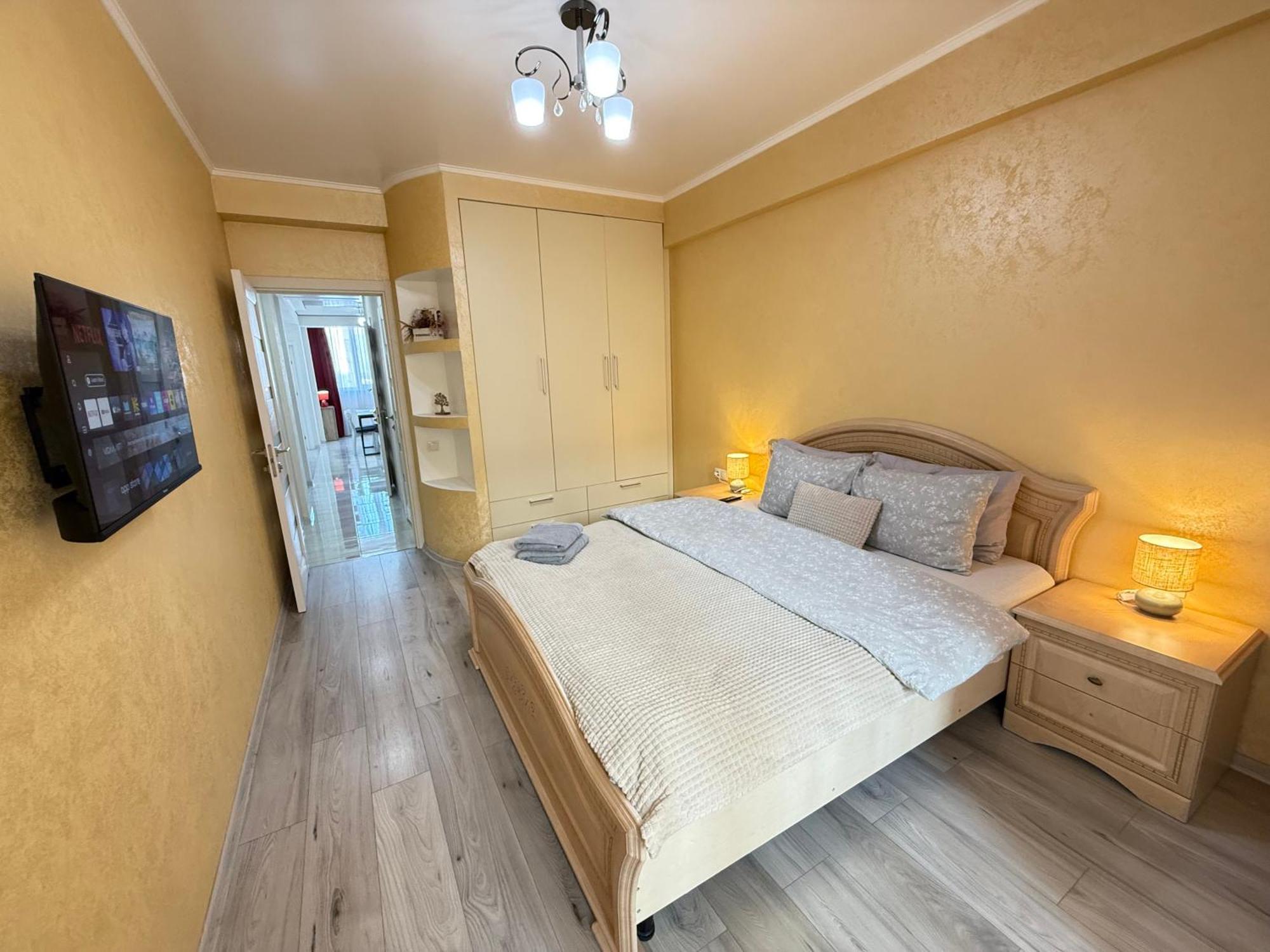 Cozy Two Bedroom Large Apartment Chisinau Exterior foto