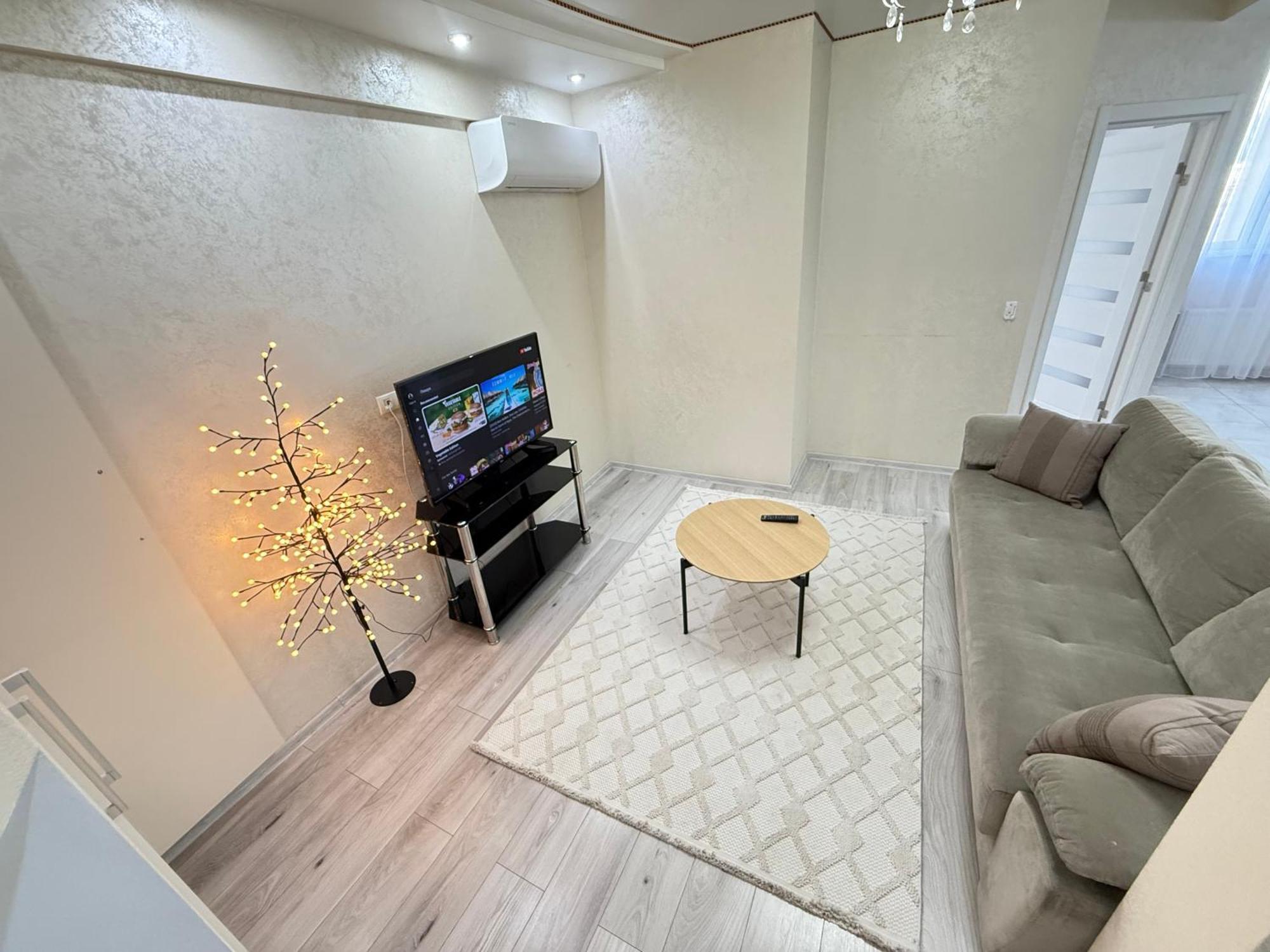 Cozy Two Bedroom Large Apartment Chisinau Exterior foto
